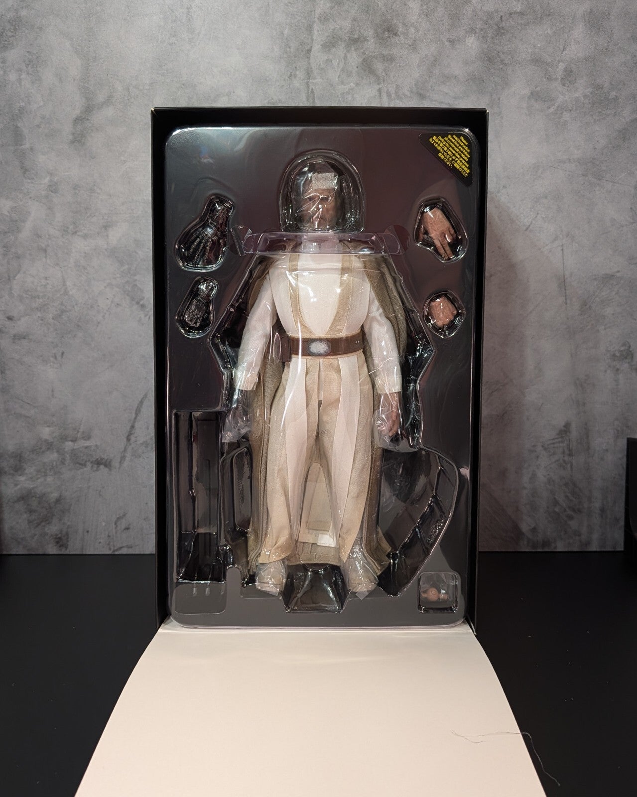 Hot Toys MMS390 Star Wars The Last Jedi Luke Skywalker