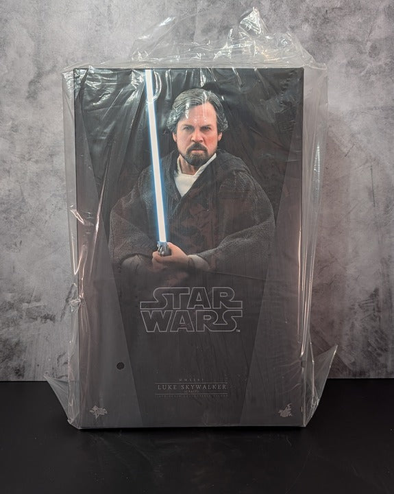 Hot Toys MMS507 Star Wars The Last Jedi Luke Skywalker (Crait)