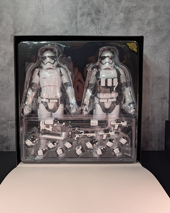 Hot Toys MMS319 Star Wars The Force Awakens First Order Stormtroopers Set