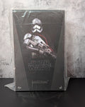 Hot Toys MMS328 Star Wars The Force Awakens Captain Phasma