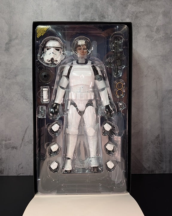 Hot Toys MMS418 Star Wars A New Hope Han Solo (Stormtrooper Disguise)