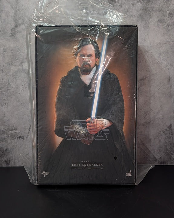 Hot Toys MMS507 Star Wars The Last Jedi Luke Skywalker (Crait)