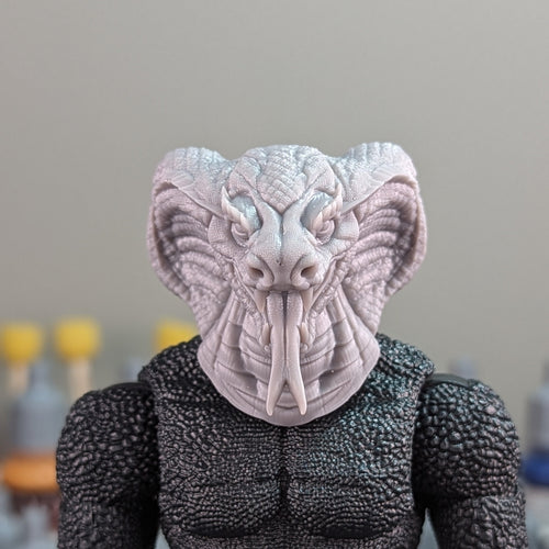 Kobra (offenes Maul)