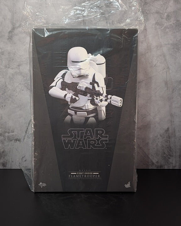 Hot Toys MMS326 Star Wars The Force Awakens First Order Flametrooper