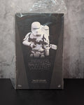 Hot Toys MMS326 Star Wars The Force Awakens First Order Flametrooper