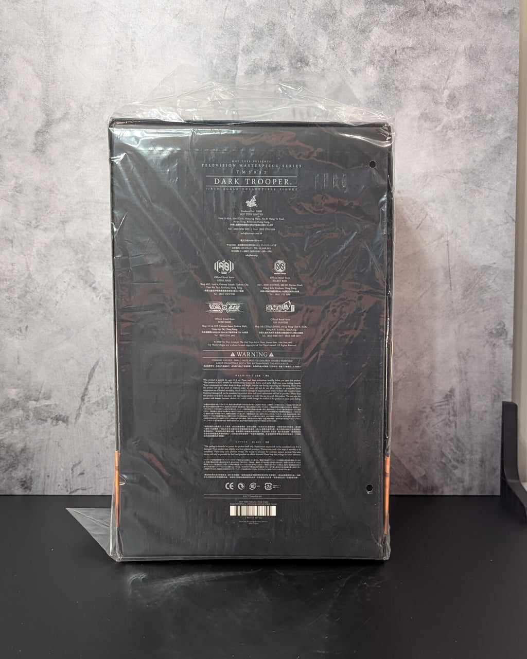 Hot Toys TMS032 Star Wars The Mandalorian Dark Trooper