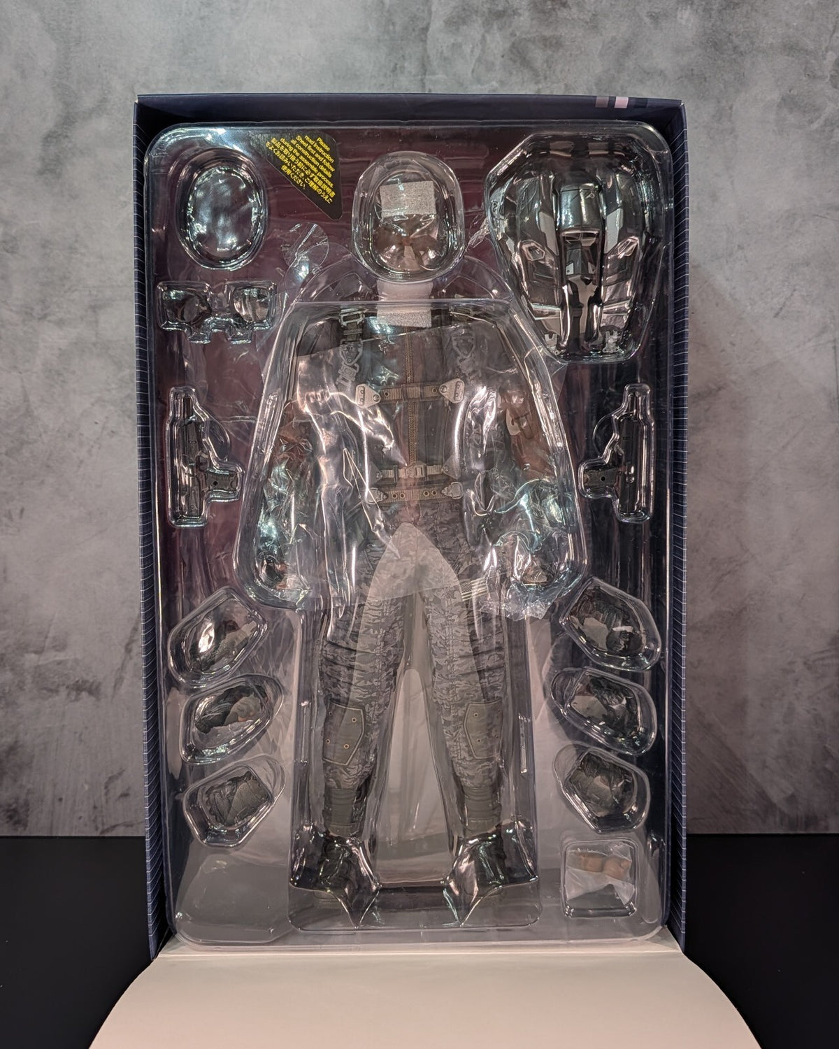 Hot Toys MMS245 Marvel Captain America Winter Soldier Falcon