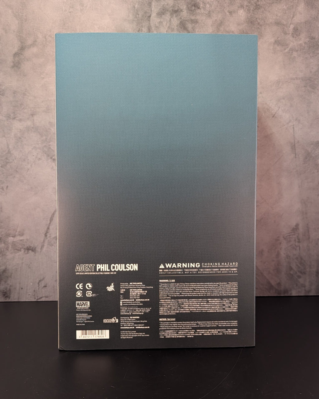 Hot Toys MMS189 Marvel Avengers Agent Phil Coulson