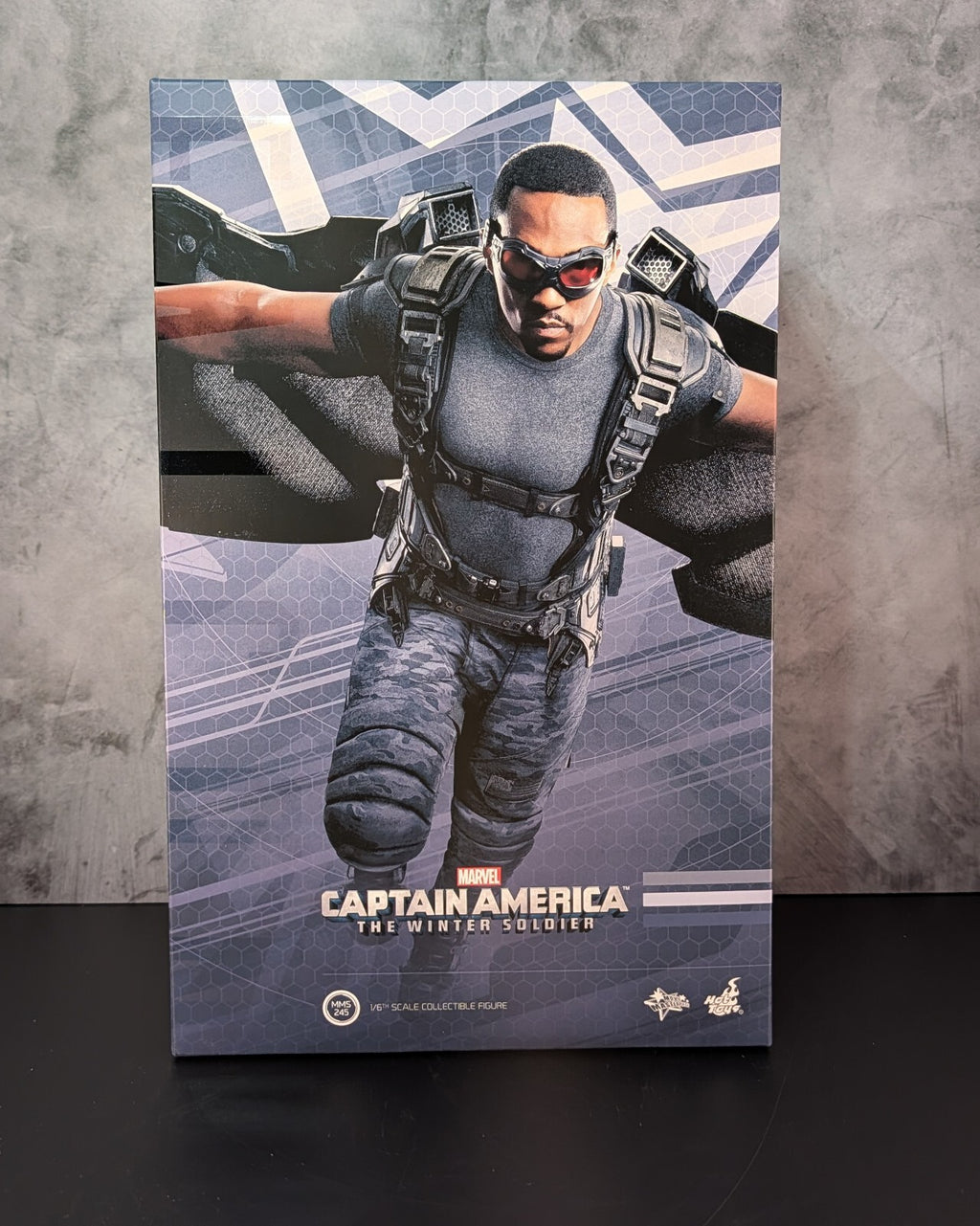 Hot Toys MMS245 Marvel Captain America Winter Soldier Falcon