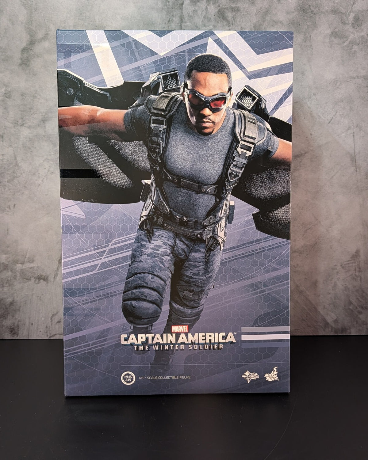 Hot Toys MMS245 Marvel Captain America Winter Soldier Falcon