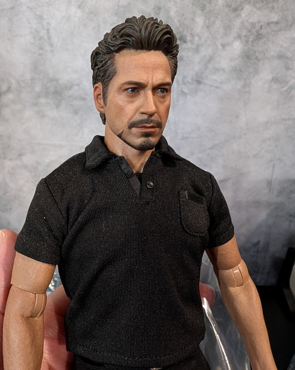 Hot Toys MMS273 Marvel Iron Man 2 Tony Stark with Arc Reactor Accessories