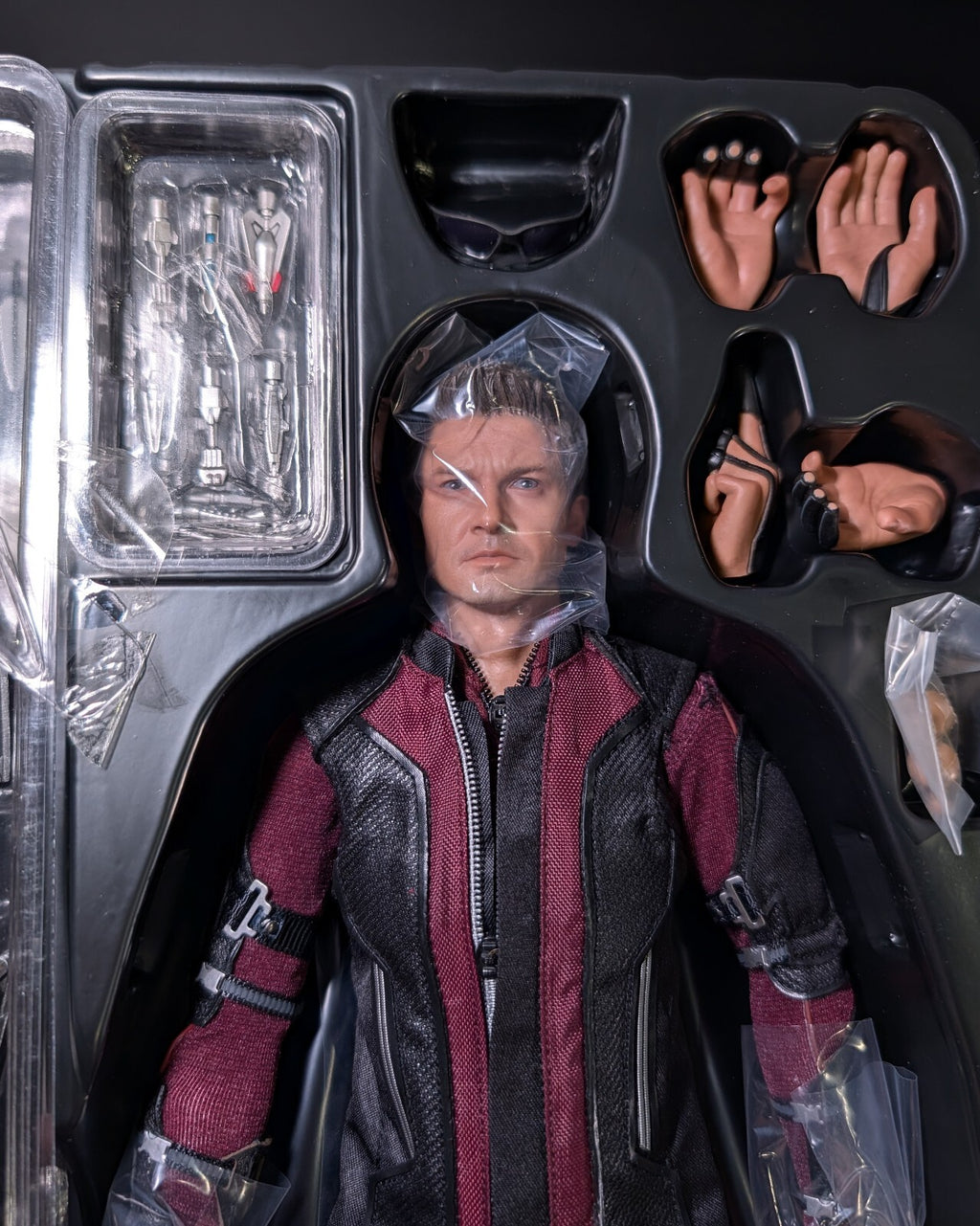 Hot Toys MMS289 Marvel Avengers AOU Hawkeye