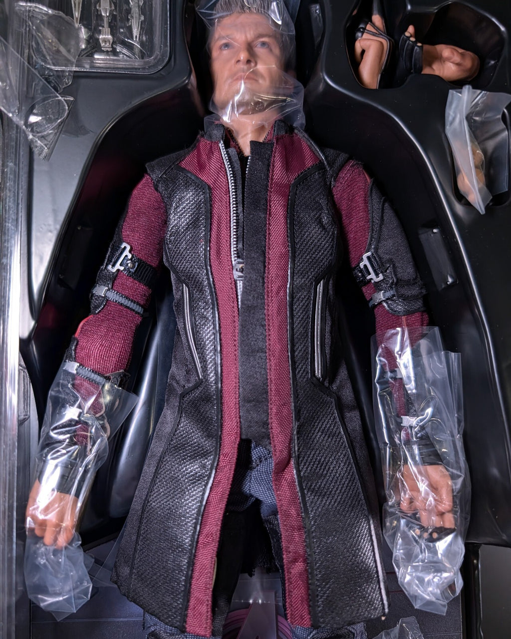 Hot Toys MMS289 Marvel Avengers AOU Hawkeye
