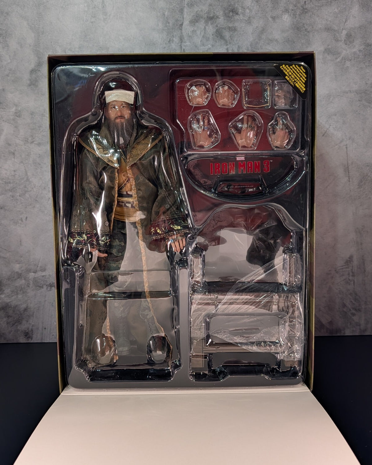 Hot Toys MMS211 Marvel Iron Man 3 The Mandarin