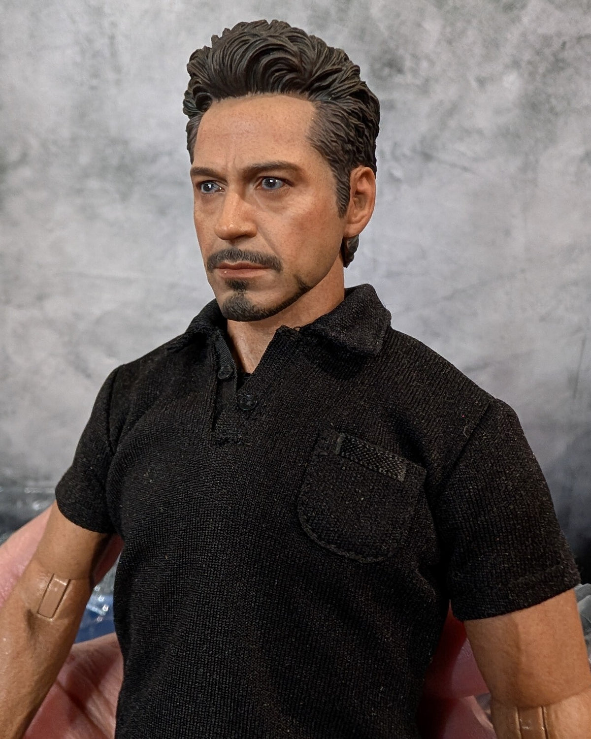 Hot Toys MMS273 Marvel Iron Man 2 Tony Stark with Arc Reactor Accessories