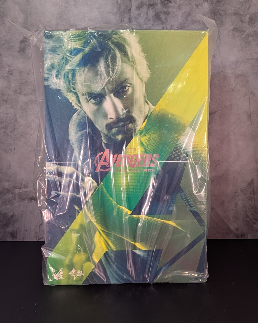 Hot Toys MMS302 Marvel Avengers AOU Quicksilver