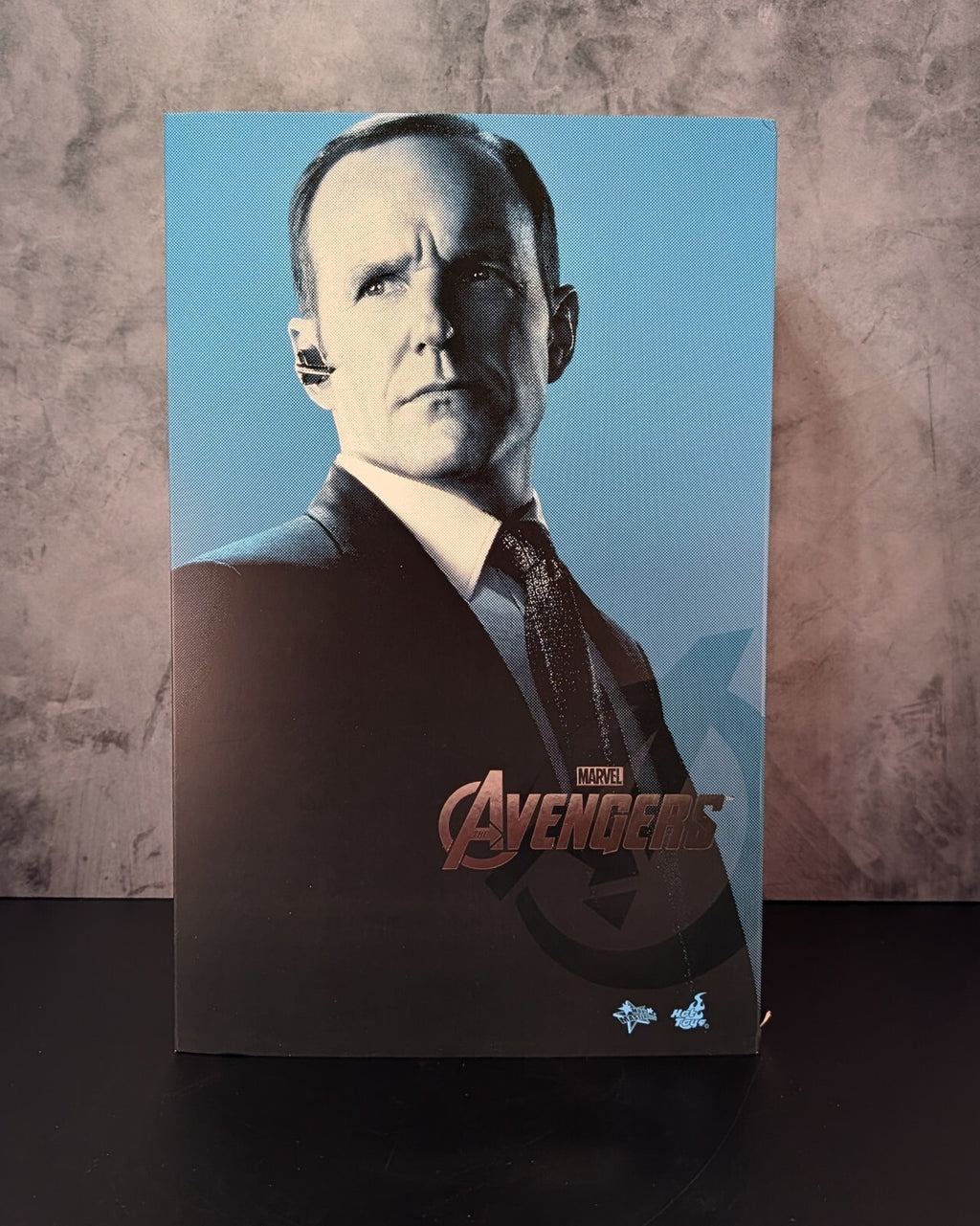 Hot Toys MMS189 Marvel Avengers Agent Phil Coulson