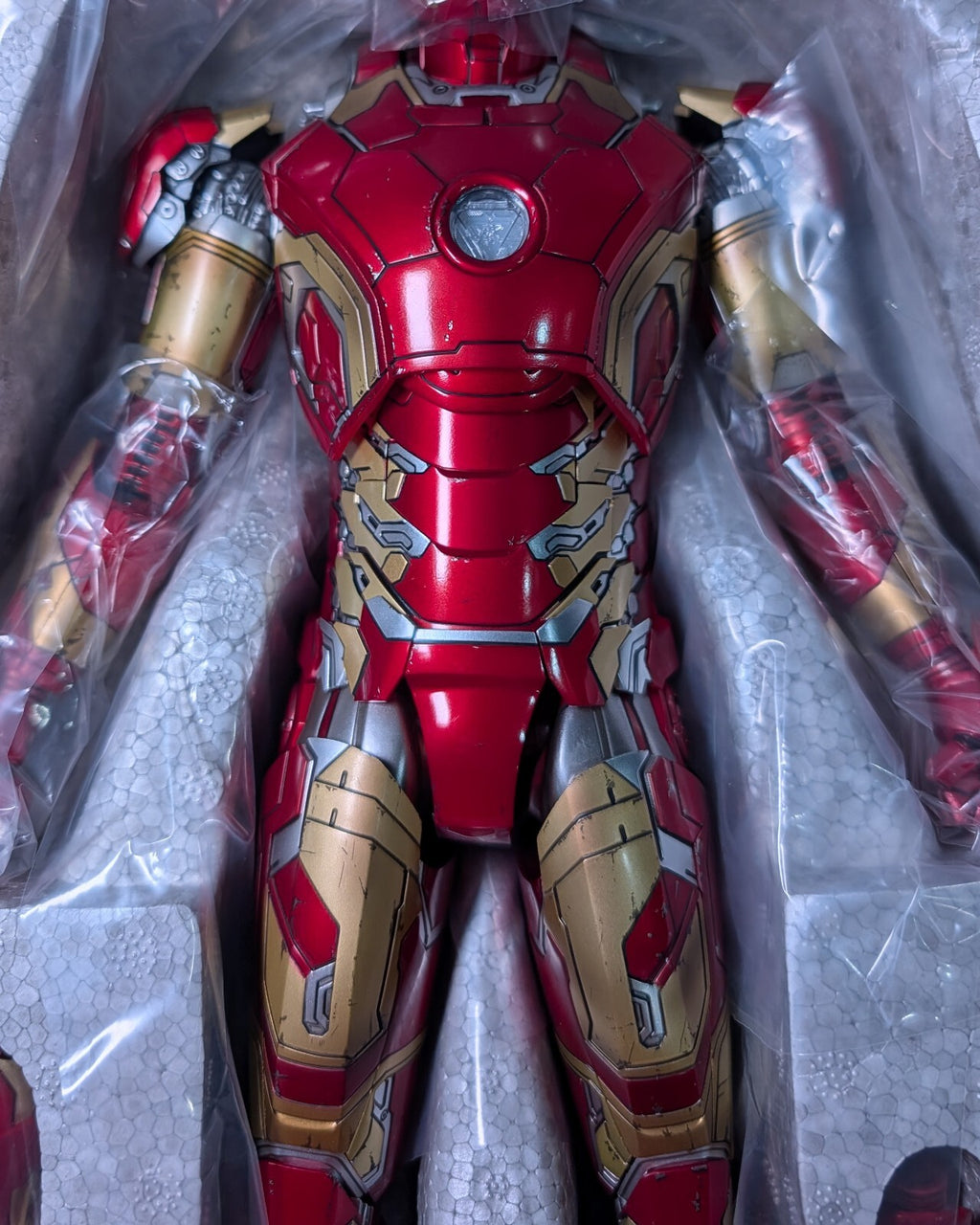 Hot Toys MMS278 Marvel Avengers AOU Iron Man Mark XLIII