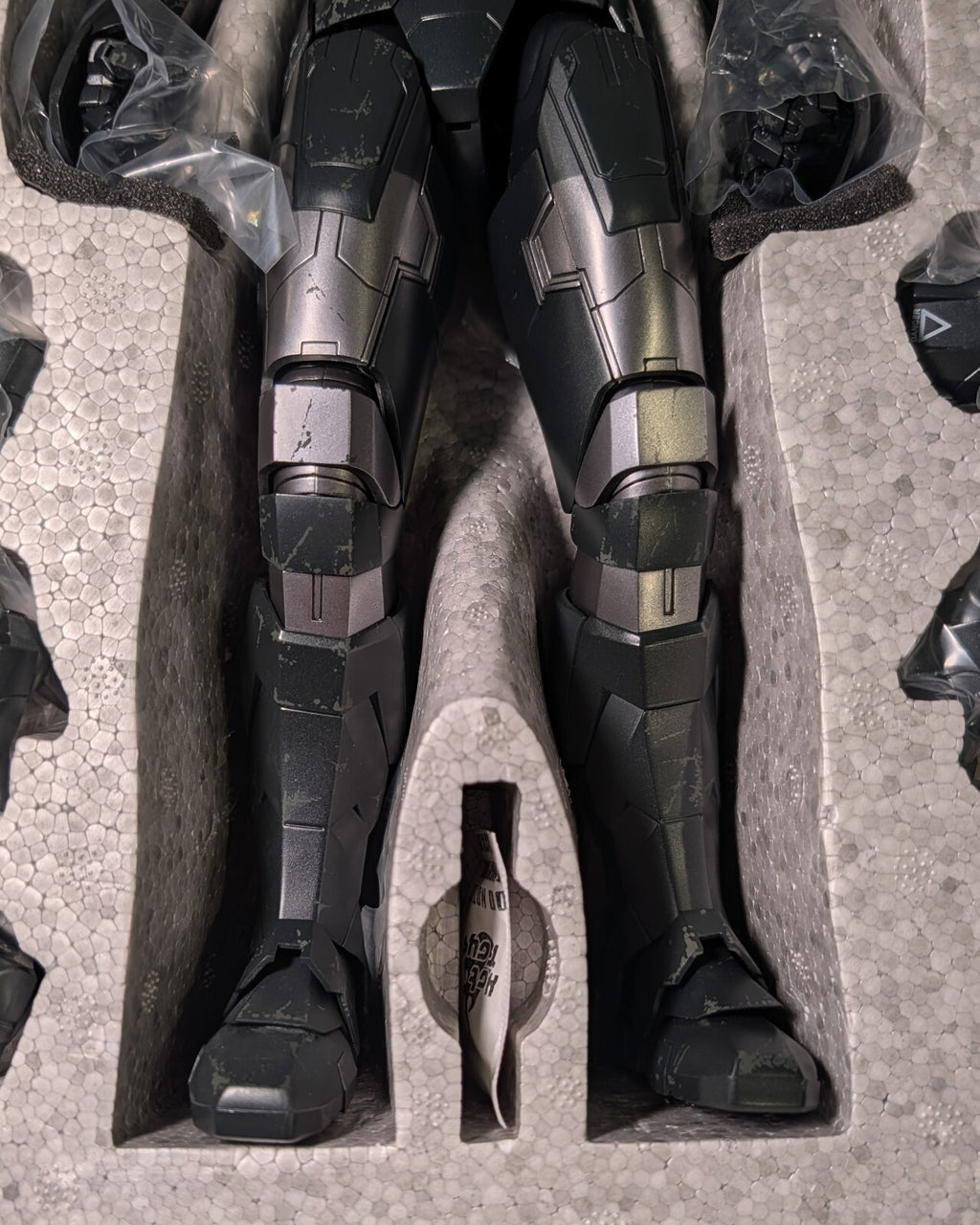 Hot Toys MMS290 Marvel Avengers AOU War Machine Mark II