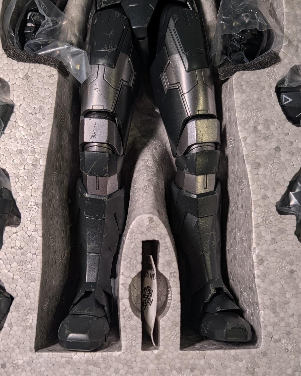 Hot Toys MMS290 Marvel Avengers AOU War Machine Mark II