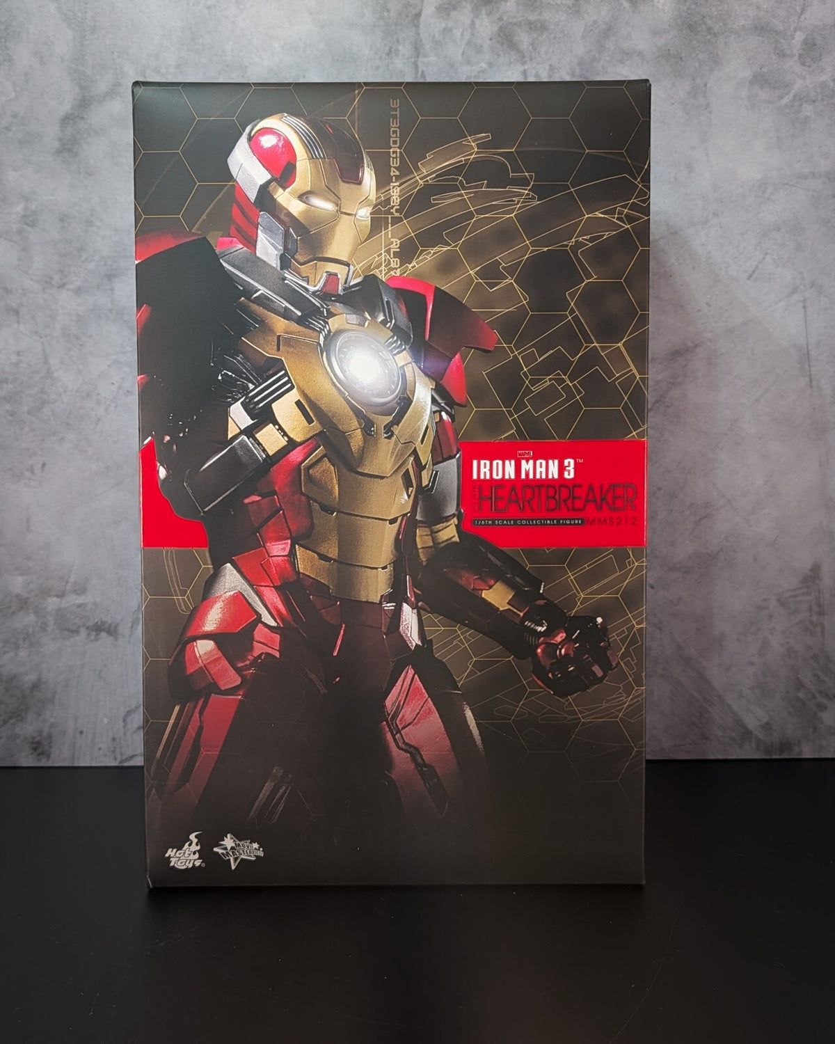 Hot Toys MMS212 Marvel Iron Man 3 - Iron Man Mark XVII Heartbreaker