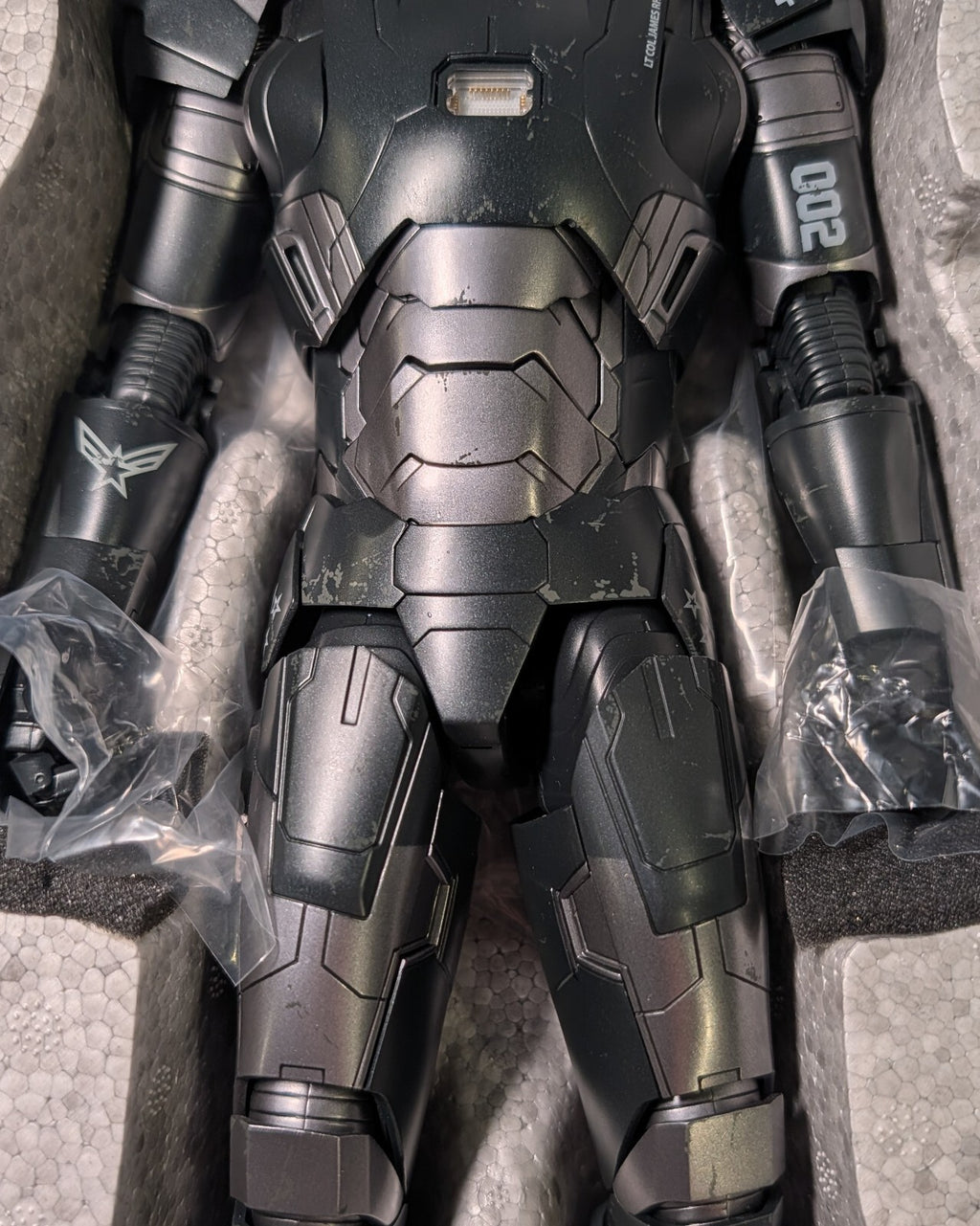 Hot Toys MMS290 Marvel Avengers AOU War Machine Mark II