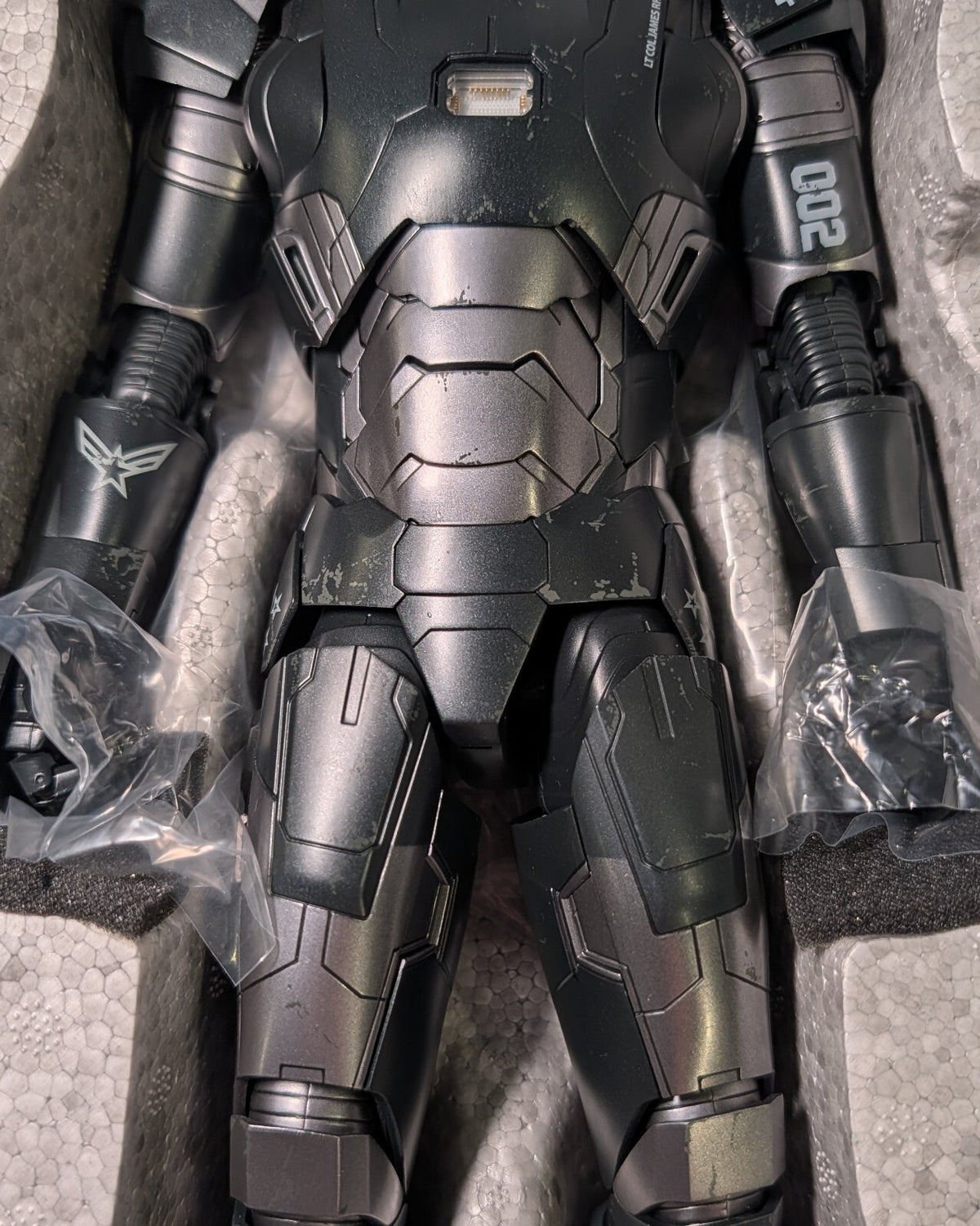 Hot Toys MMS290 Marvel Avengers AOU War Machine Mark II