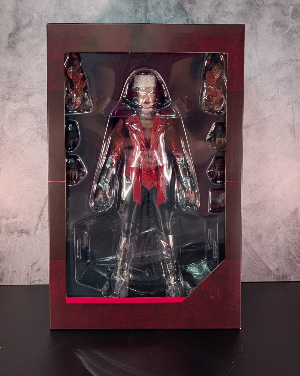 Hot Toys MMS357 Marvel Avengers AOU Scarlet Witch (New Avengers Version)
