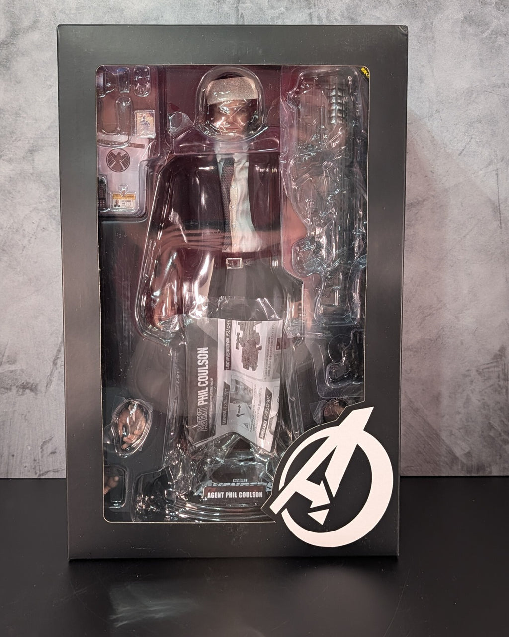 Hot Toys MMS189 Marvel Avengers Agent Phil Coulson