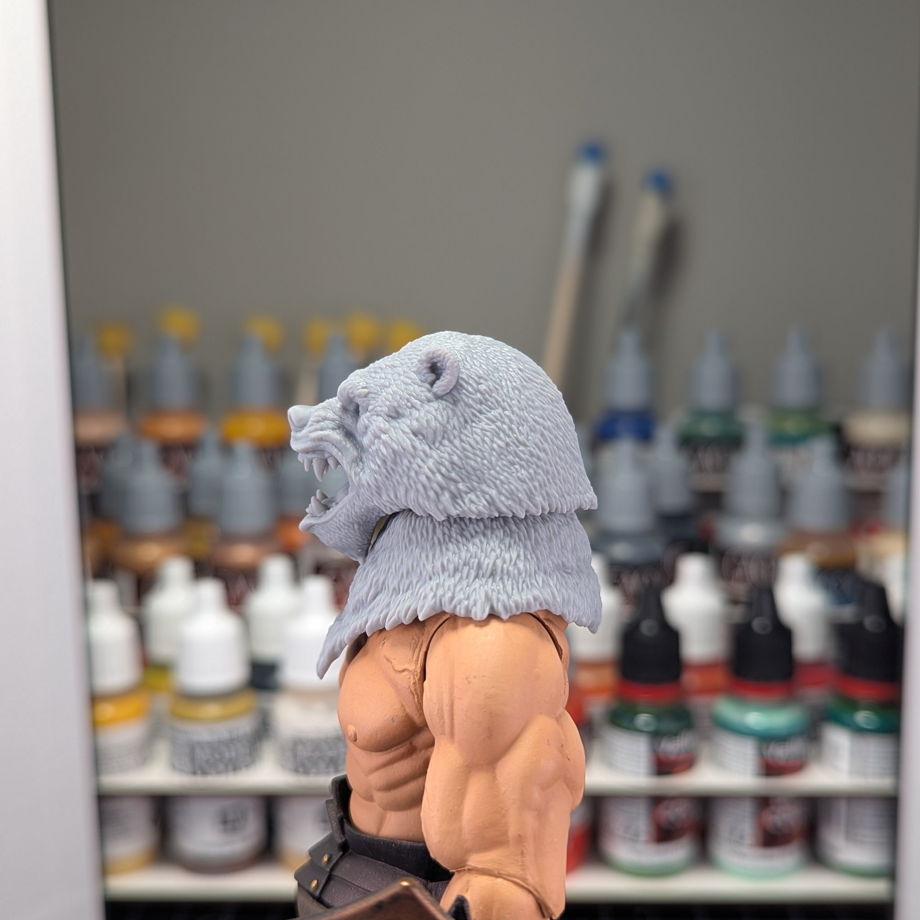 Urthak w/ Collar (Roaring)